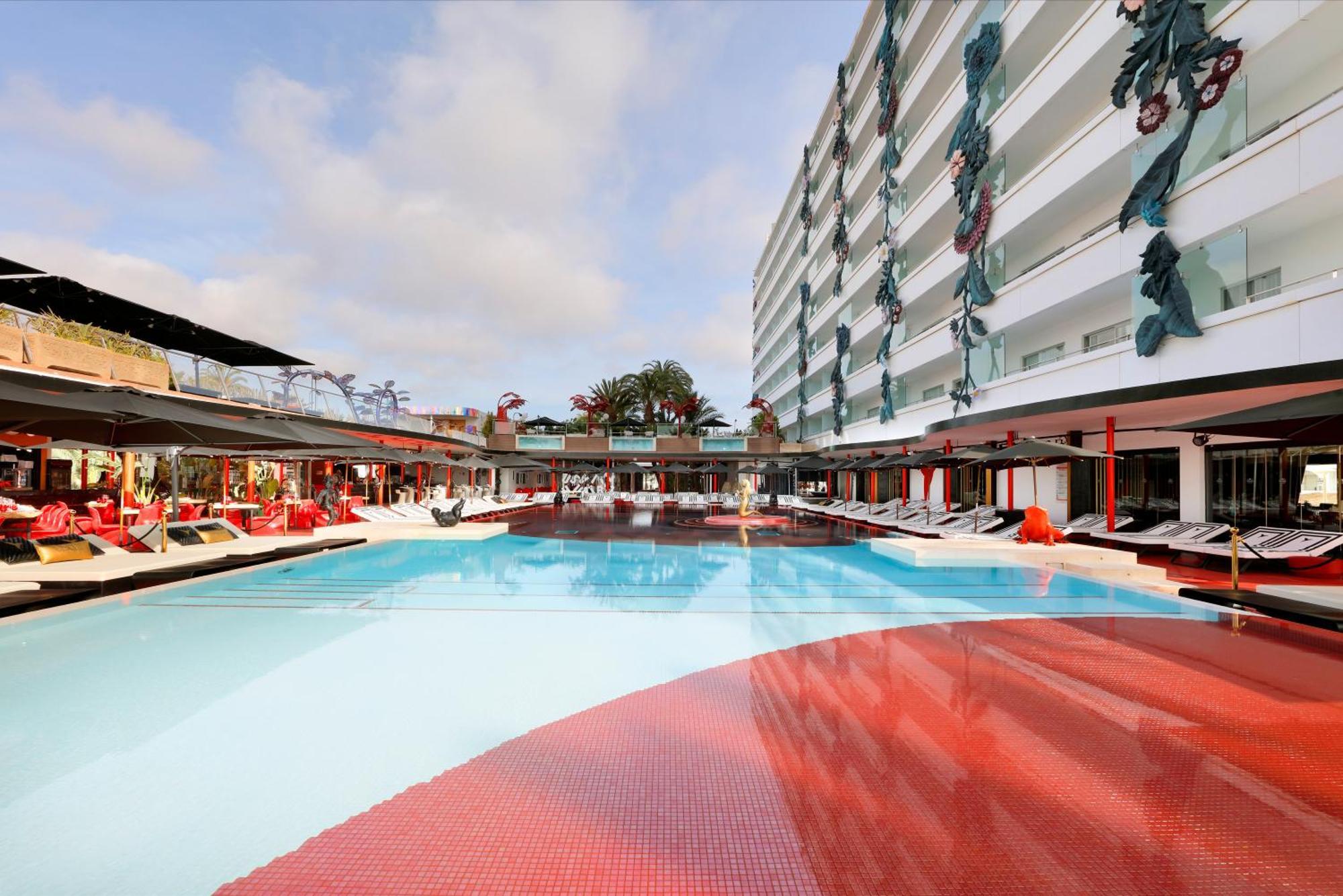 Ushuaia Ibiza Beach Hotel - Adults Only - Club Entrance Included Playa d'en Bossa Exterior photo