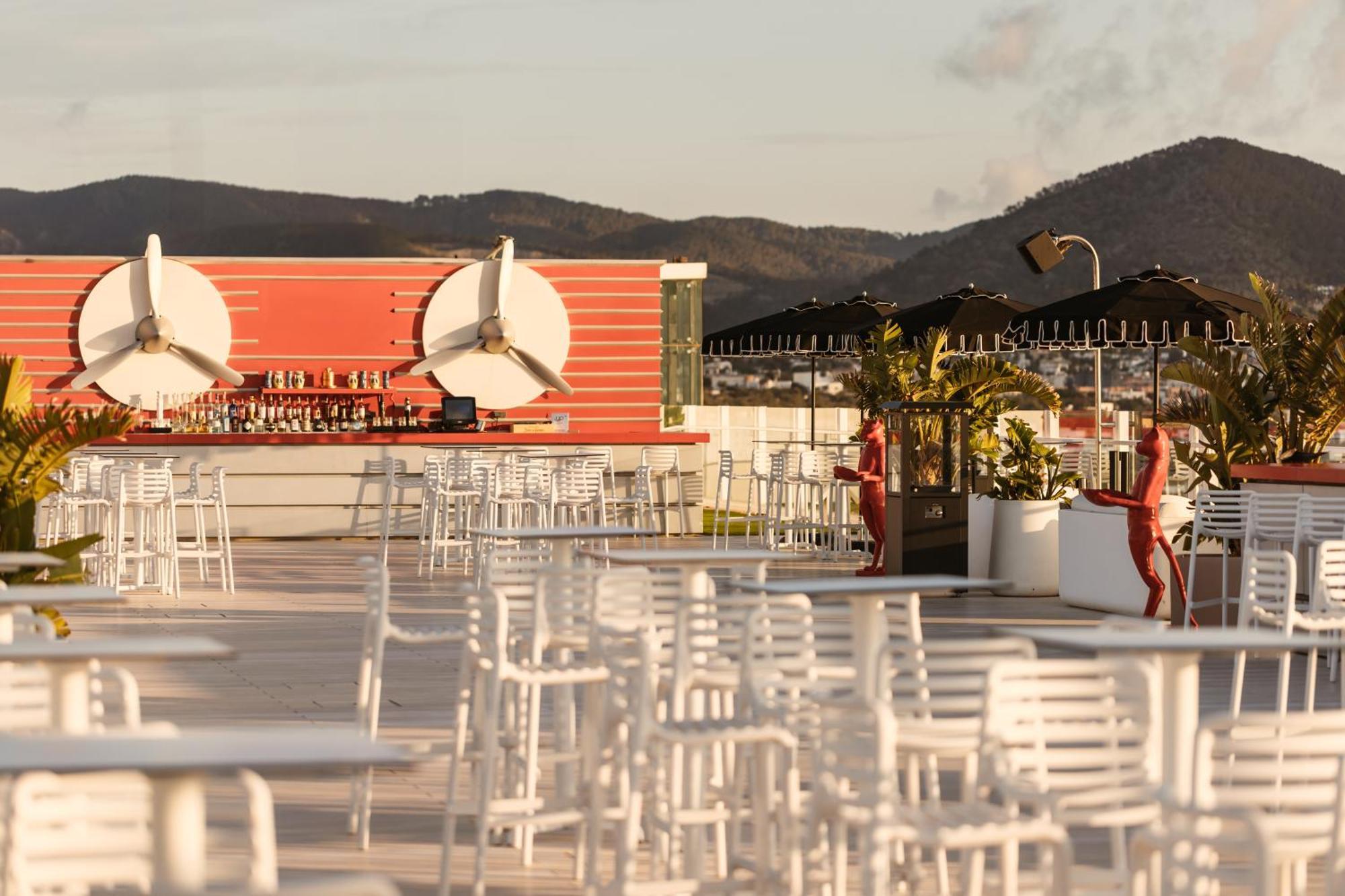 Ushuaia Ibiza Beach Hotel - Adults Only - Club Entrance Included Playa d'en Bossa Exterior photo